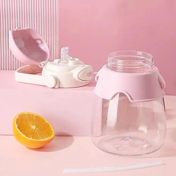 قمقمه فضانورد ساخته‌شده از جنس پلی پروپیلن مقاوم