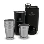 Stanley ThePre PartyShotGlass FlaskSet MatteBlack 1 fa7edf39 ffd8 42e1 91db 32ed08226add 900x